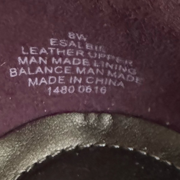 Easy Spirit size 8 W burgundy / wine suede pumps - Picture 12 of 14